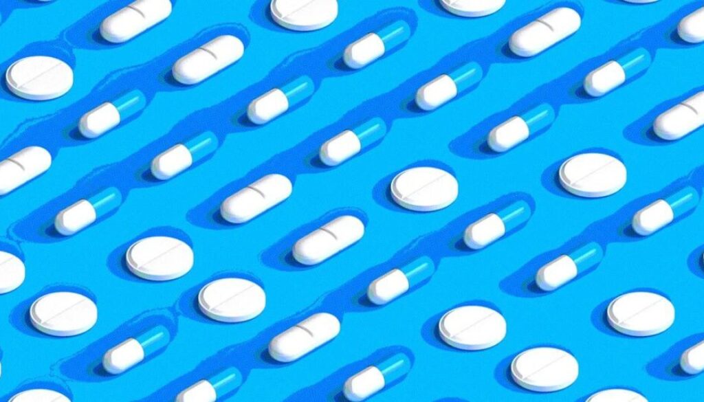 pills-arranged-in-grid